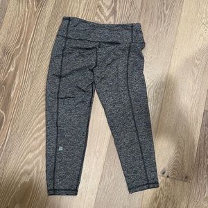 Victoria’s Secret Cropped Leggings